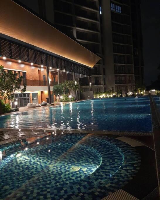 The Glass Homestay Putrajaya Esterno foto