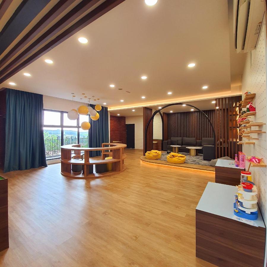 The Glass Homestay Putrajaya Esterno foto